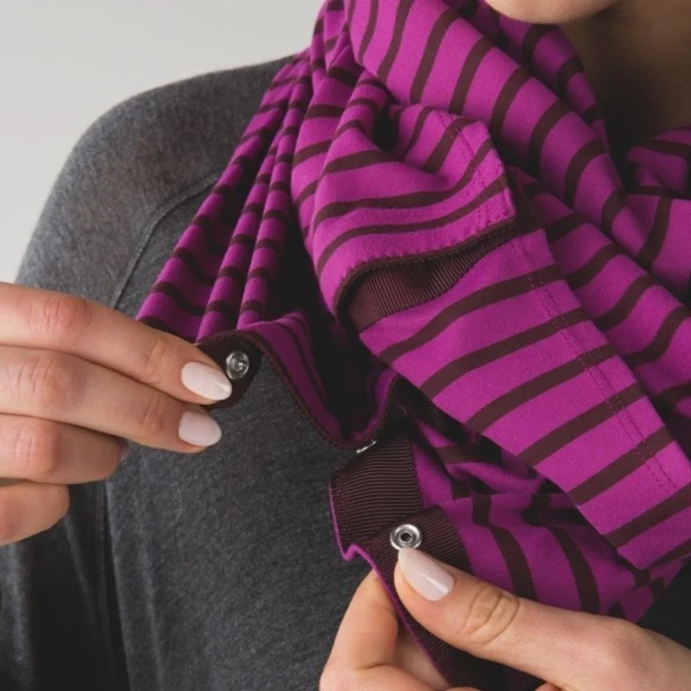 Lululemon Vinyasa Scarf Deenie Stripe Regal Plum Bordeaux Drama
